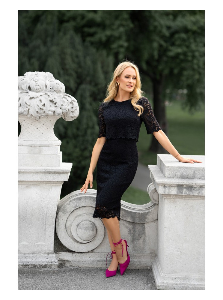 S379 Nėriniuota suknelė su dvigubo sluoksnio viršumi - juoda