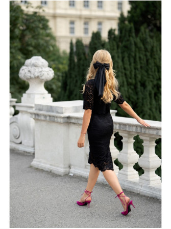 S379 Nėriniuota suknelė su dvigubo sluoksnio viršumi - juoda