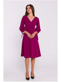 S383 Plazdančio silueto suknelė pūstomis rankovėmis - juoda