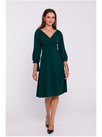 S383 Žalios platėjančios suknelė pūstomis rankovėmis - žalia