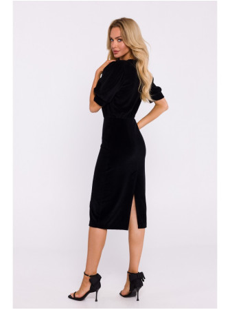 M827 Aksominė suknelė siluetas - juoda