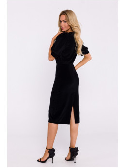 M827 Aksominė suknelė siluetas - juoda