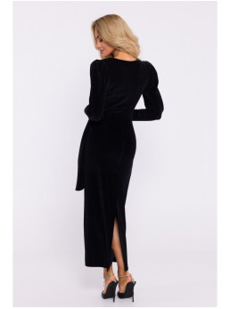 M828 Aksominė ilga suknelė gilia iškirpte - juoda