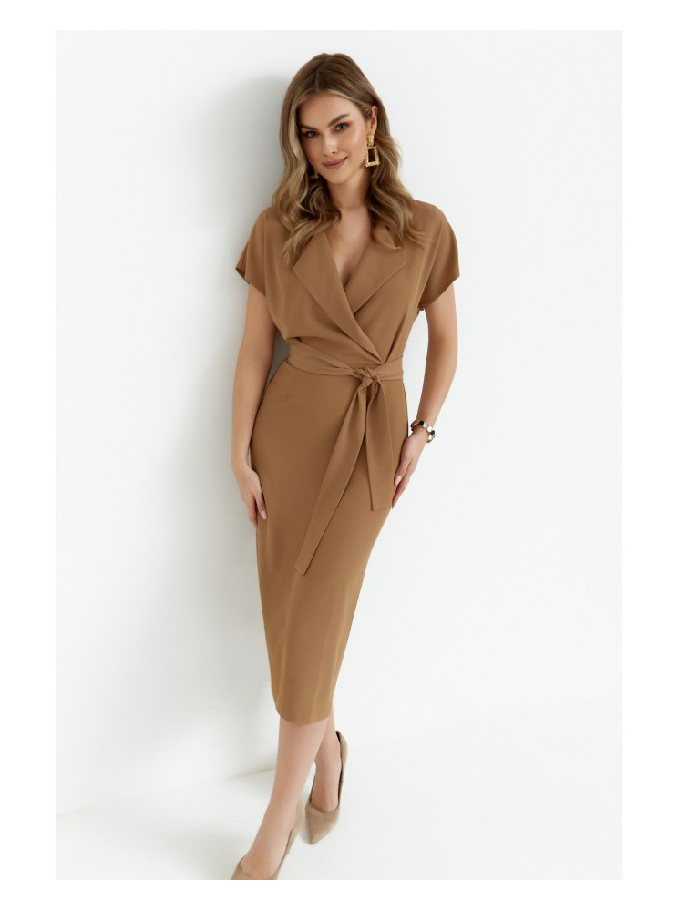 S363 Marškinių tipo suknelė su dirželiu - smėlio