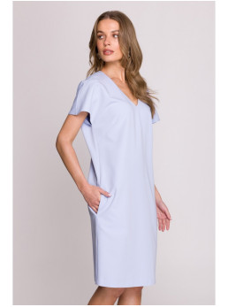 S392 Laisvo stiliaus suknelė su V formos iškirpte - šviesiai mėlyna