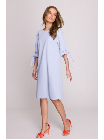 S393 A silueto suknelė surišamomis rankovėmis - šviesiai mėlyna