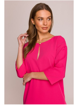 S394 Laisvo stiliaus suknelė su dekoratyvine iškirpte - rožinė