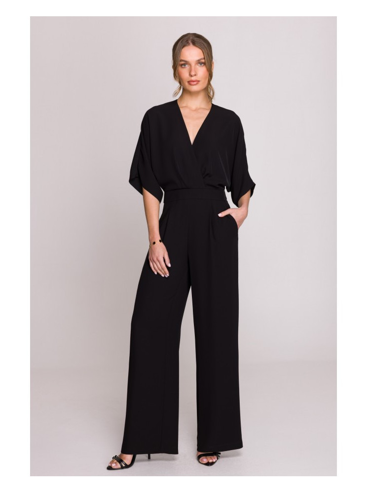 S395 Plačios kelnės kombinezonas su klostuota iškirpte - juoda