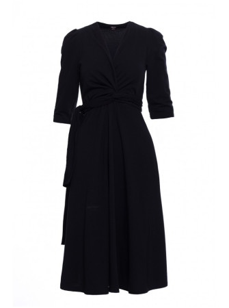 S404 Priglundanti megzta suknelė platėjančiu sijonu su dirželiu - juoda