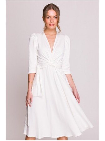 S404 Figūrą pabrėžianti megzta suknelė su dirželiu - nebalinta