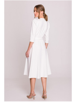 S404 Megzta suknelė platėjančiu sijonu su dirželiu - nebalinta