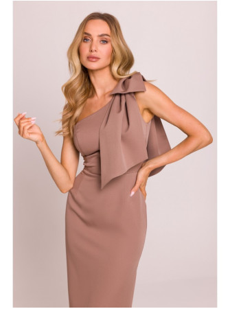 M847 Suknelė vienu petimi su kaspinu - mocca