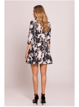 M849 Figūrą išryškinanti mini suknelė su raštu - spalva