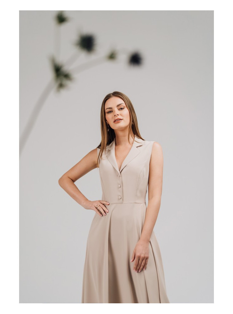 S409 Prigludusi ir platėjanti marškinių tipo suknelė - smėlio
