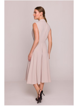 S409 Priglundanti ir platėjanti marškinių tipo suknelė - smėlio