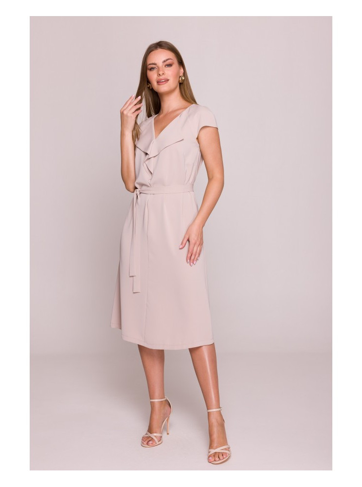 S411 Besiūlė suknelė su raukiniu prie kaklo - smėlio