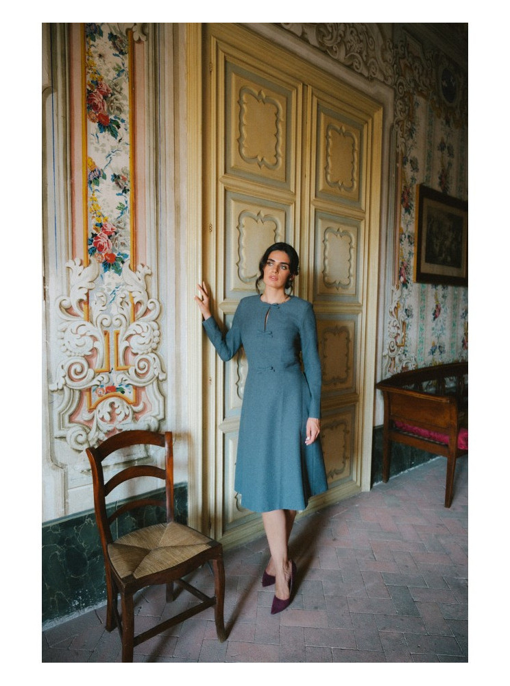 S413 Laisvo silueto suknelė su kaspinėliais - pilka