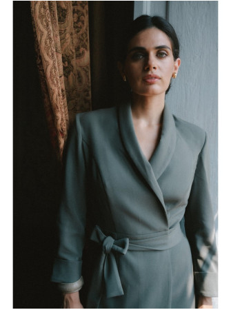 S415 Marškininė suknelė su juosmens dirželiu - chaki