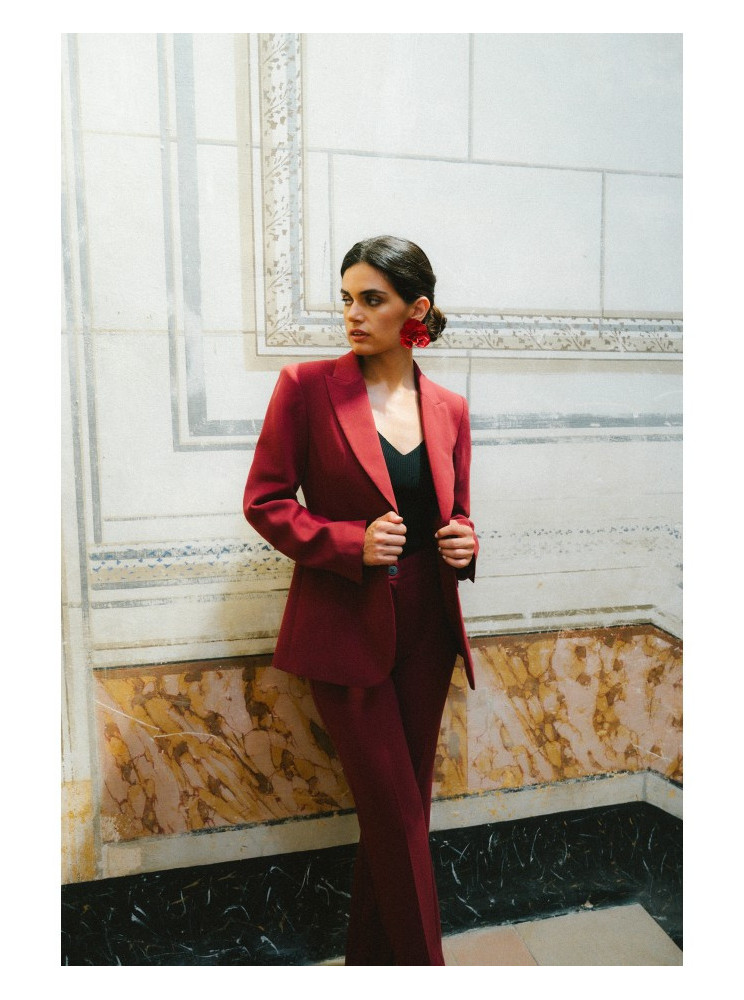 S417 Prigludęs švarkas - kaštoninė