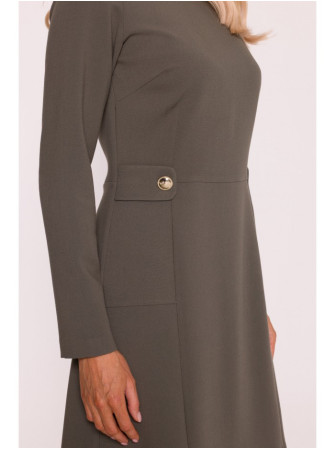 S419 Suknelė su dekoratyvinėmis sagomis ties liemeniu - chaki