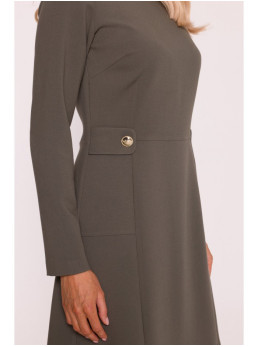 S419 Suknelė su dekoratyvinėmis sagomis ties liemeniu - chaki