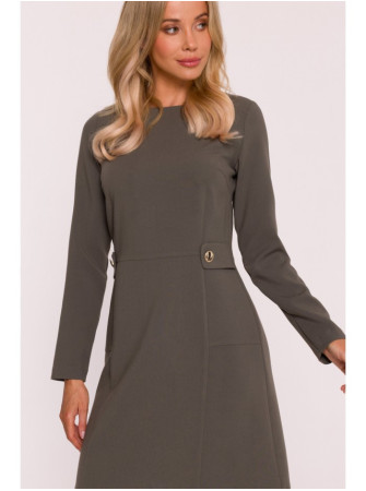 S419 Suknelė su dekoratyvinėmis sagomis ties liemeniu - chaki