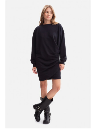 B298 Megzta suknelė su klostėmis šone - juoda