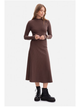 B299 Dryžuota midi suknelė asimetrišku liemeniu - ruda