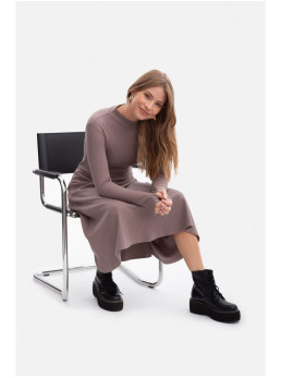 B299 Dryžuota midi suknelė asimetrišku liemeniu - cocoa