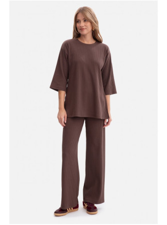 B301 Riešutinės spalvos trikotažinis viršus - ruda