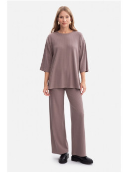 B301 Riešutinės spalvos megztinis - cocoa