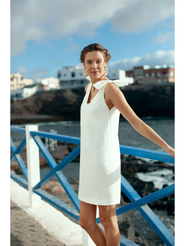 K128 Plain A-line dress with a bow - ecru
