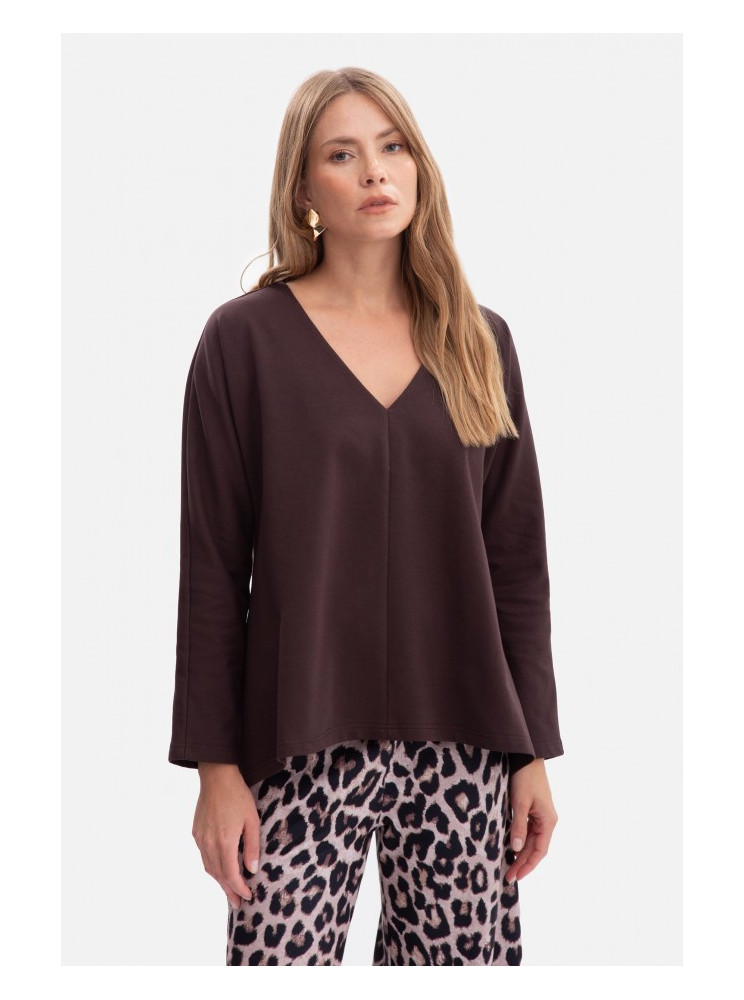 B304 Megztinis su V formos iškirpte - dark chocolate