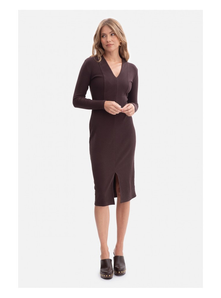 B307 Prigludusi suknelė iš rib audinio - dark chocolate