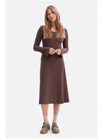 B308 Rievėto trikotažo midi suknelė - ruda