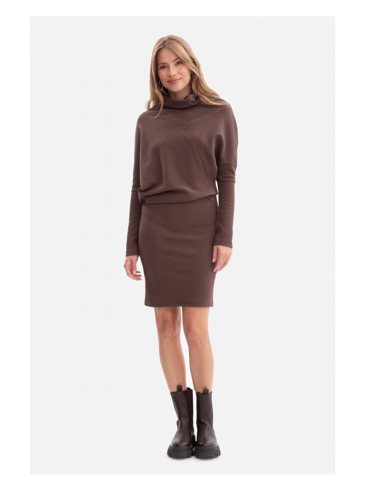 B309 Ryto megzta suknelė-pūsta - ruda