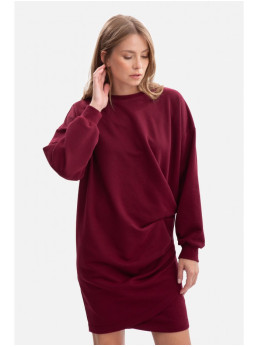 B298 Megzta suknelė su klostėmis šone - bordo