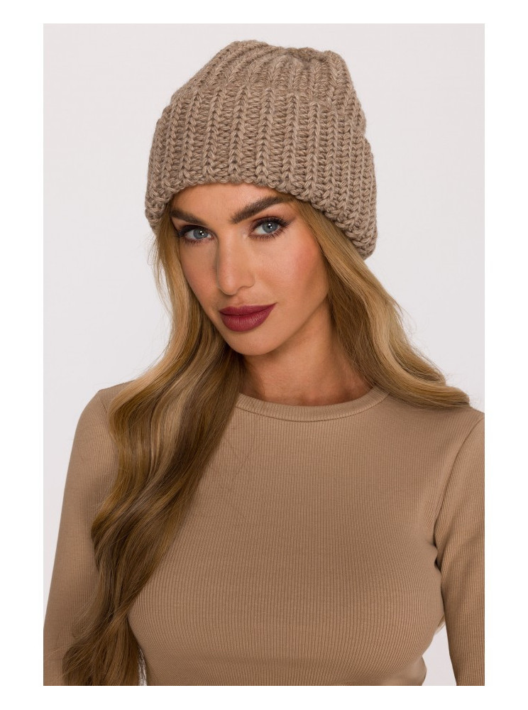 M895 Riešutinė kepurė - smėlio