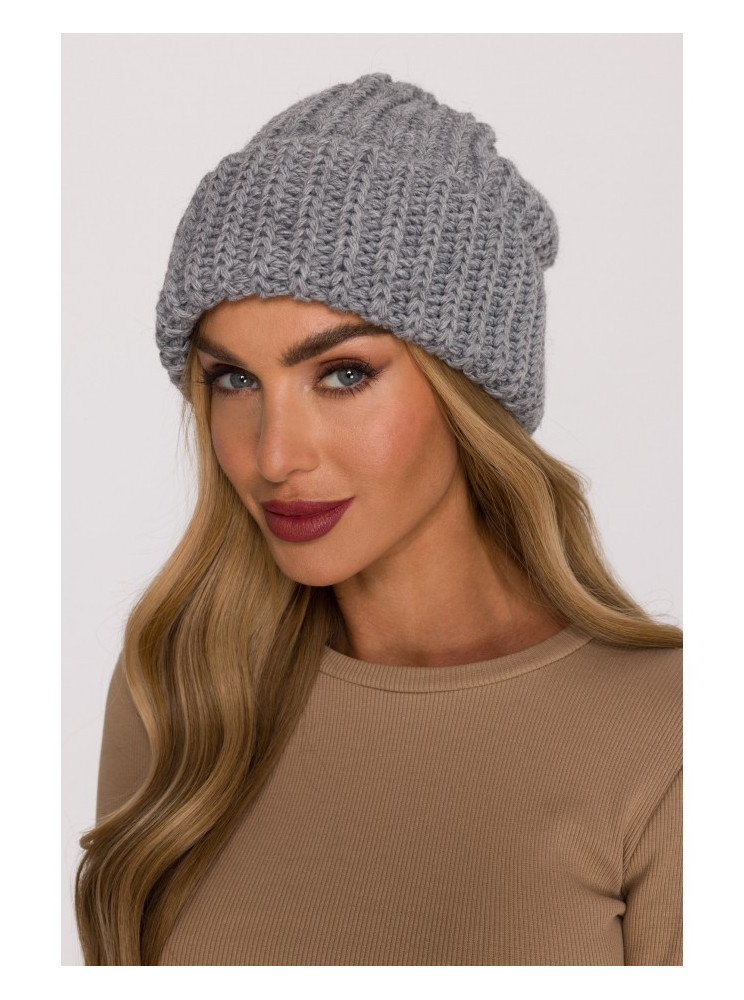 M895 Riešutinė kepurė - pilka