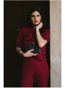 S421 Kombinezonas su surišamu kaspinėliu - kaštoninė