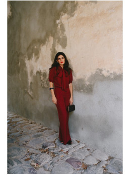 S421 Kombinezonas su surišamu kaspinėliu - kaštoninė