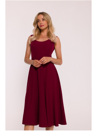 S424 Priglundanti ir platėjanti suknelė - kaštoninė