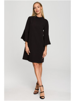M698 A linijos suknelė su angelo rankovėmis - juoda