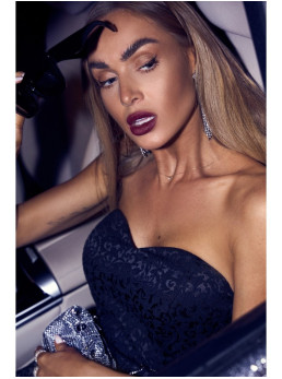 M893 Daugiasluoksnė suknelė korseto tipo viršumi ir šifoniniu sijonu - juoda