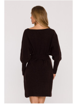 M631 Siaučiamojo stiliaus megzta suknelė su raišteliu - šokolado