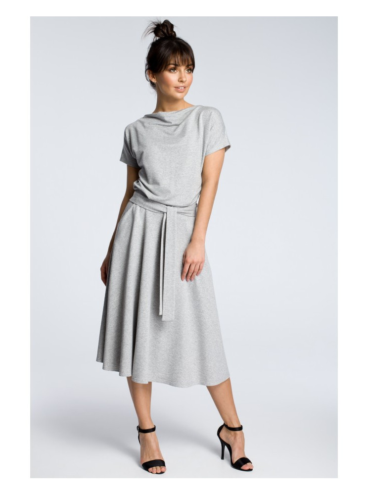 B067 Plazdančio silueto suknelė - pilka