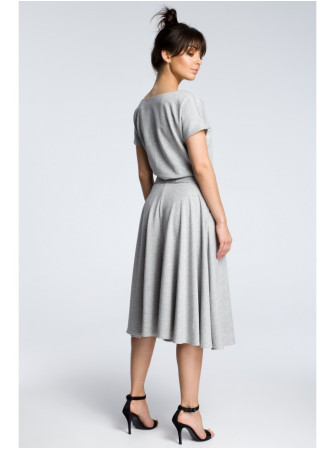 B067 Plazdančio silueto suknelė - pilka