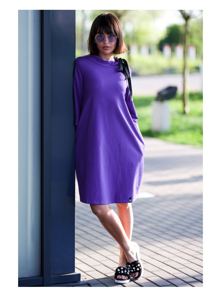 B070 Laisvo stiliaus suknelė su raišteliu - violetinė