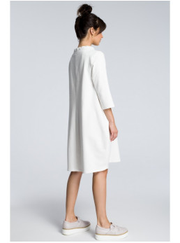 B070 Laisvo silueto suknelė su raišteliu - nebalinta