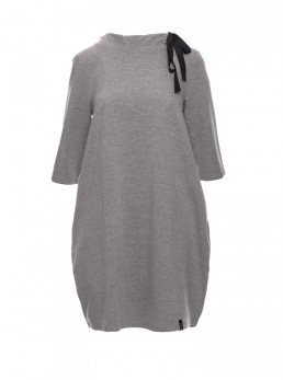 B070 Didelė suknelė su raišteliu - pilka